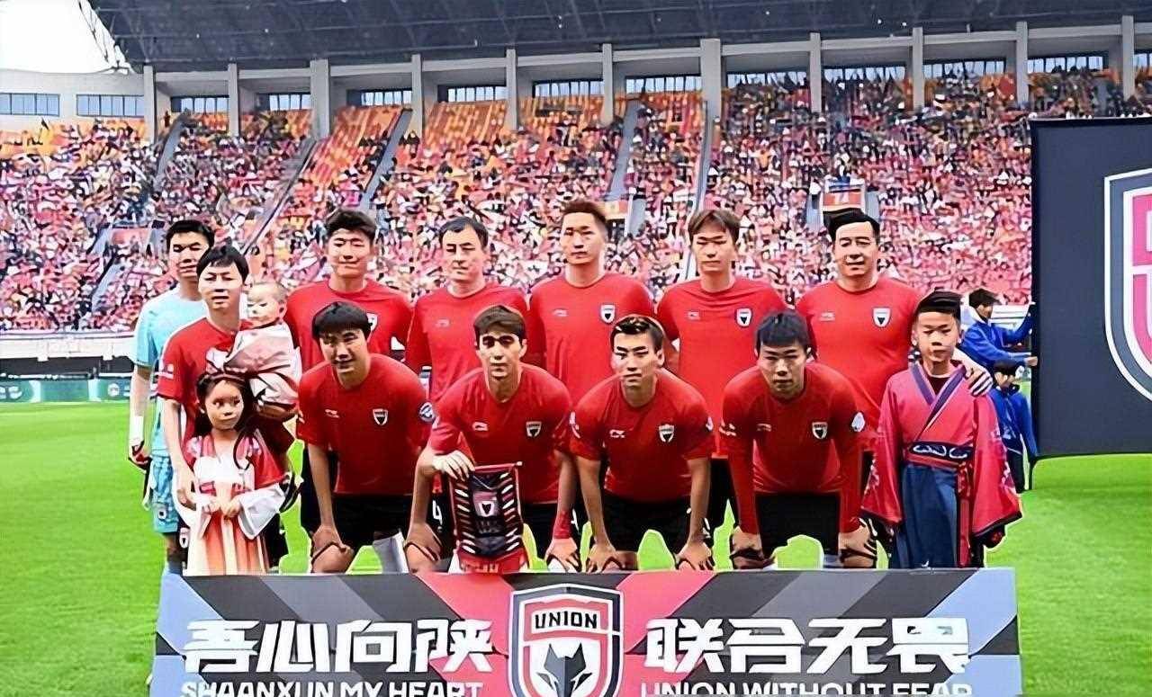 包含国内足球职业比赛势如破竹，球队追求胜利梦想的词条