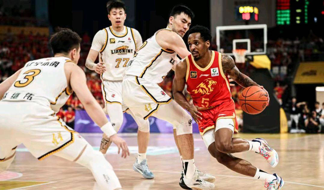CBA揭幕战打响，辽宁队实现开门红