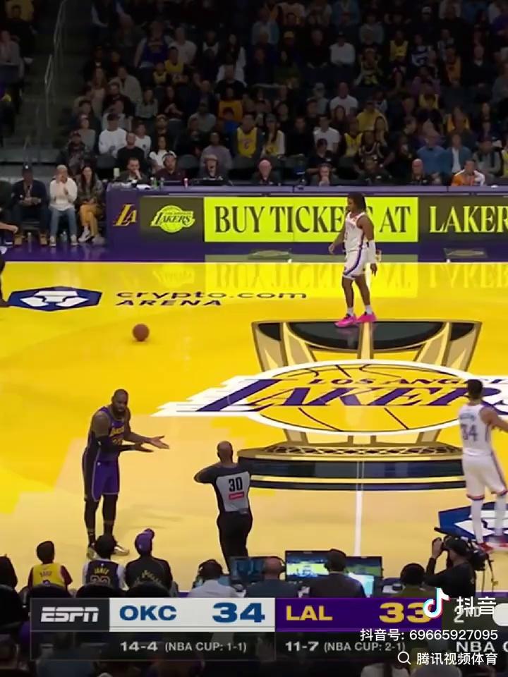 开云体育官方网站-NBA常规赛中的一场比赛因场地问题被推迟