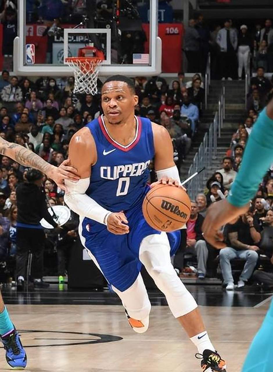 快船队大胜黄蜂队取得胜利