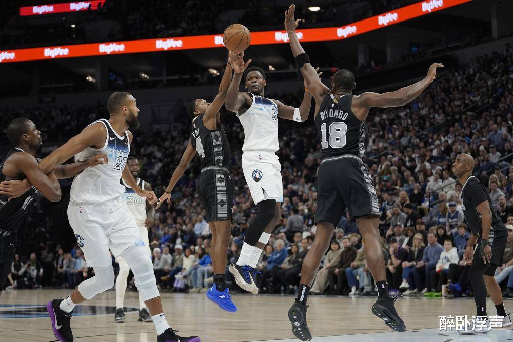 爵士主场轻取马刺，戈贝尔砍下两双的简单介绍