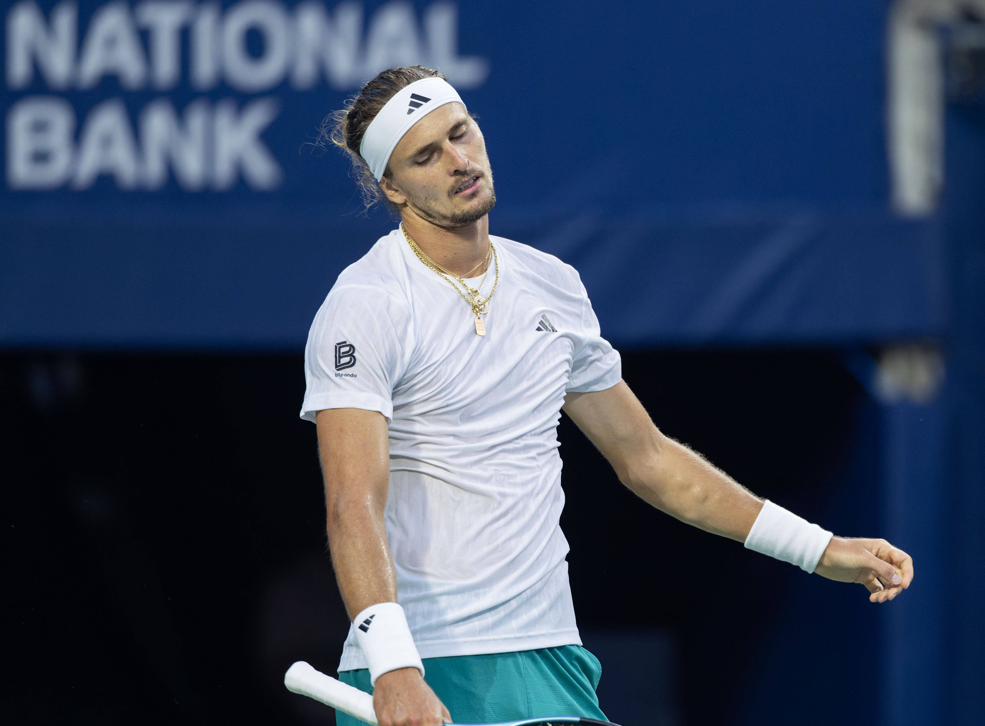 意大利网球队绝杀世界网球队，兹维列夫统治全场