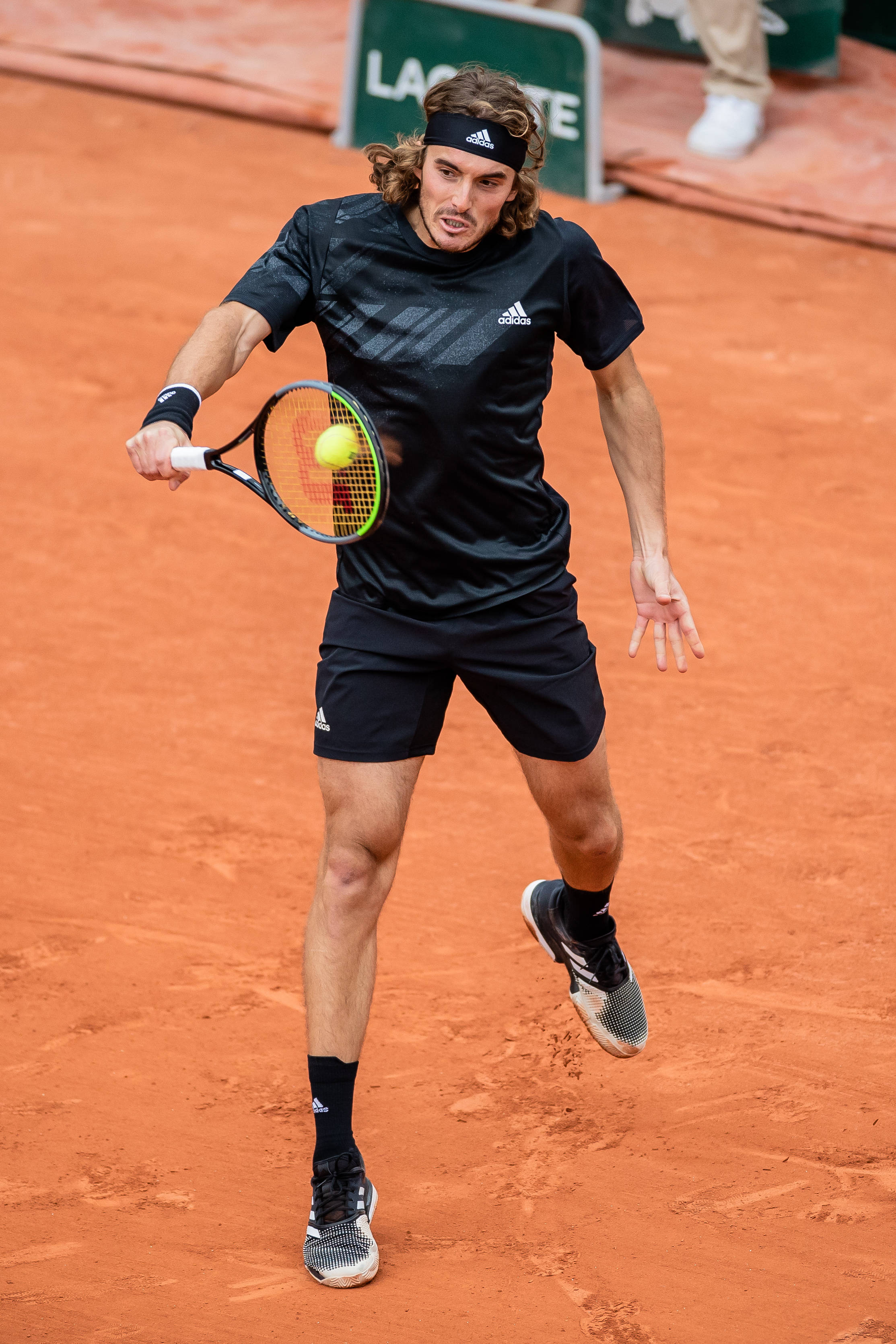 美国网球队爆冷世界网球队，西西帕斯一己之力扛起全队的简单介绍