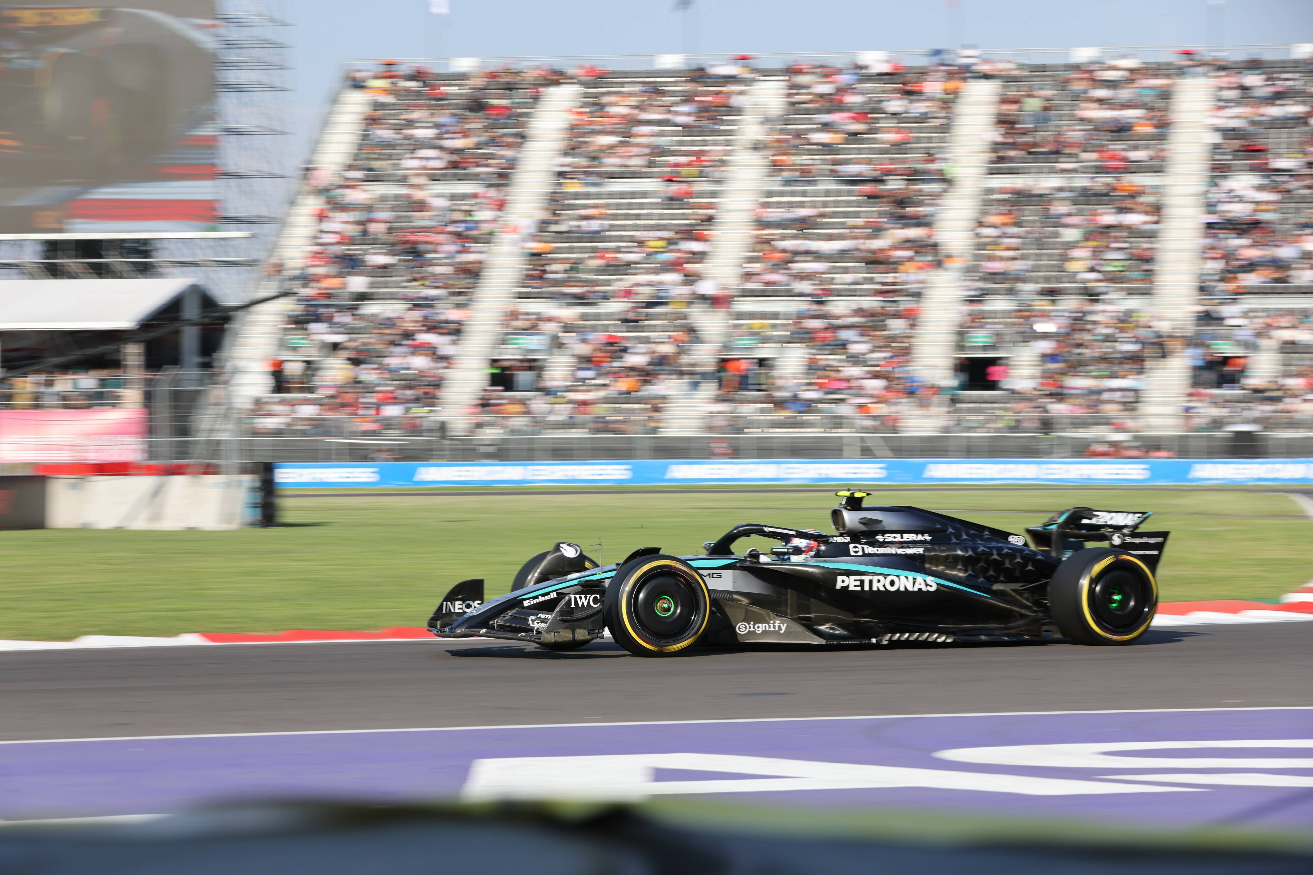 红牛车队鏖战阿斯顿马丁,阿隆索统治全场 红牛车队鏖战阿斯顿马丁,阿隆索统治全场