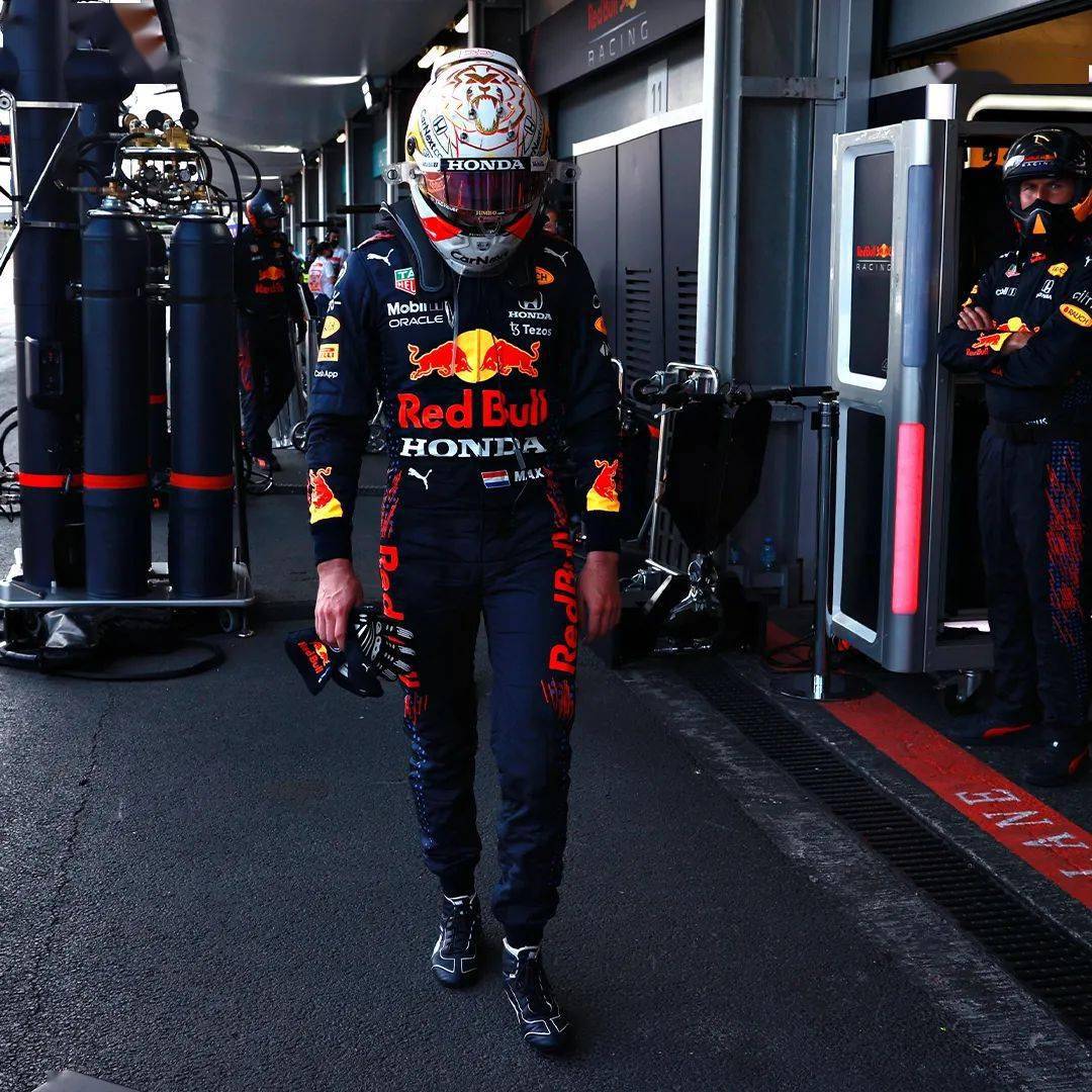 红牛二队鏖战阿斯顿马丁，佩雷兹刷新纪录