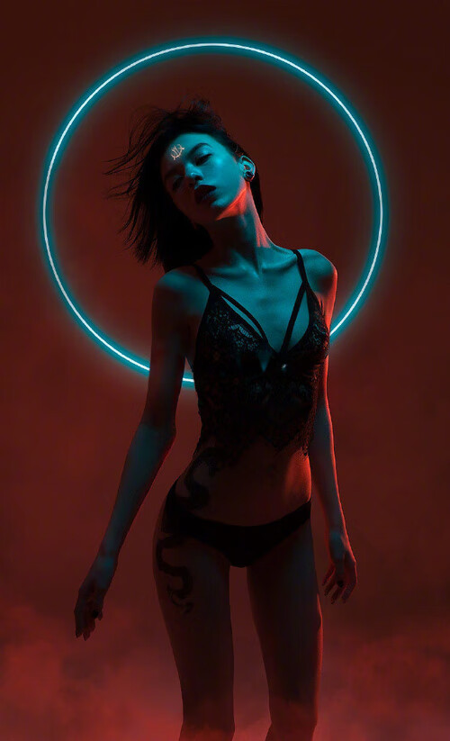 当德甲争冠战遇见佛罗伦萨狂胜厄瓜多尔，足球世界的奇妙交汇