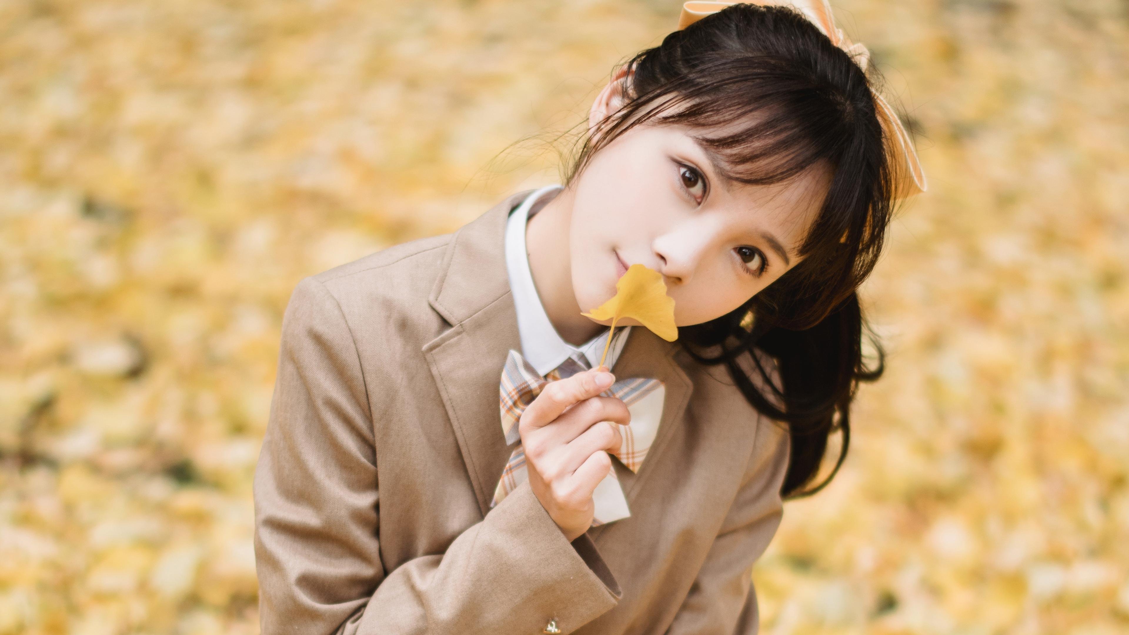 季后赛战报，灰熊淘汰马刺晋级，东契奇连得高分拉开差距