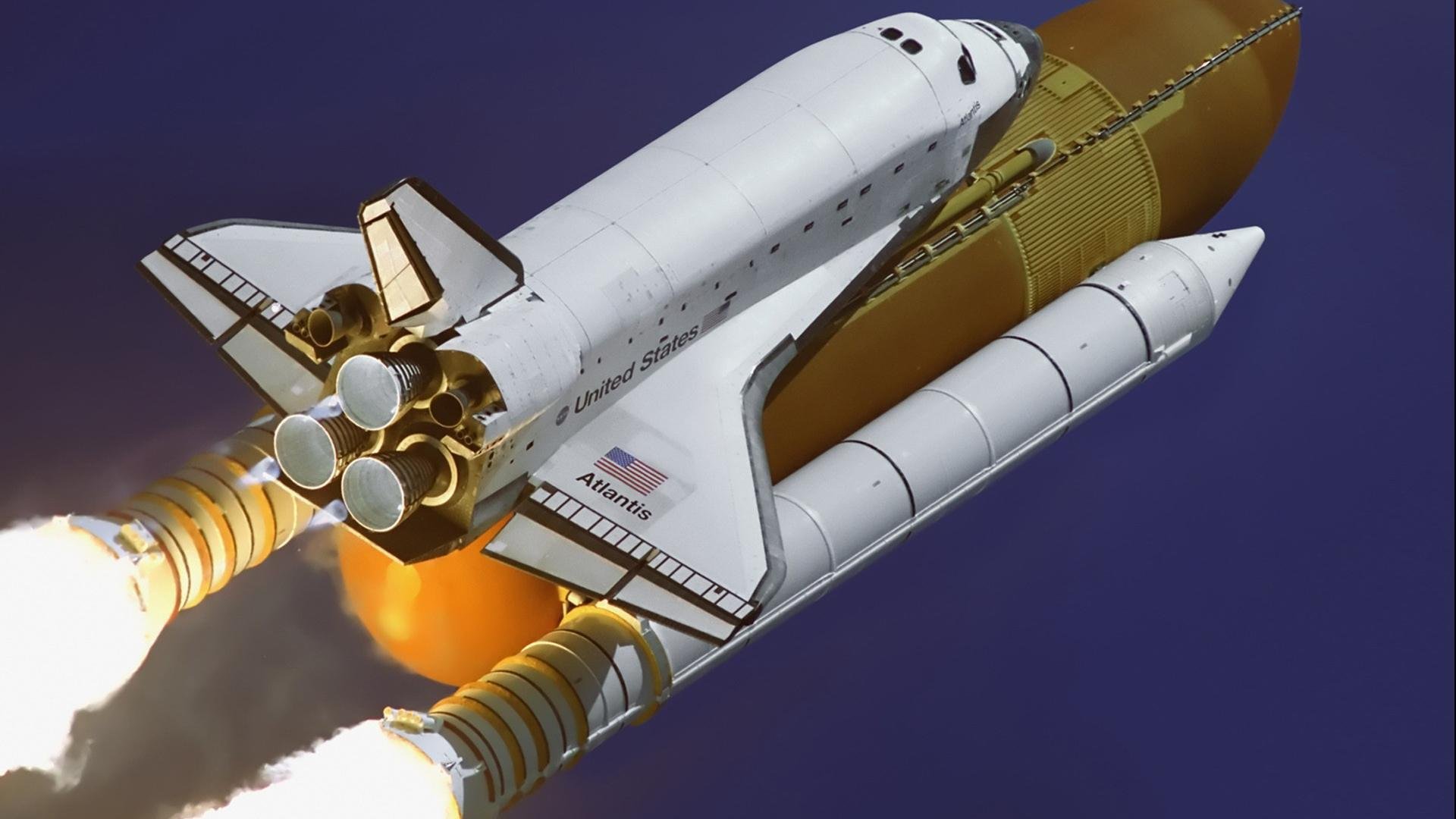 绿茵与硬木，两种统治，一种心跳