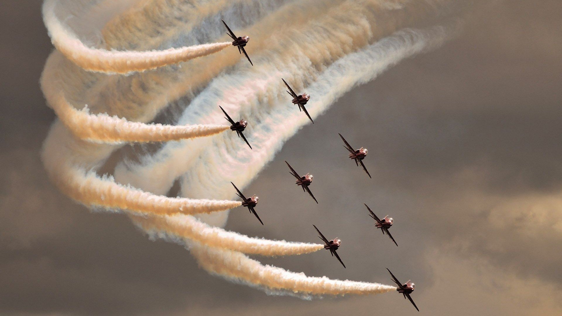 冰岛寒夜，曼城绝境逢生，奥亚尔萨瓦尔的沉默与爆发