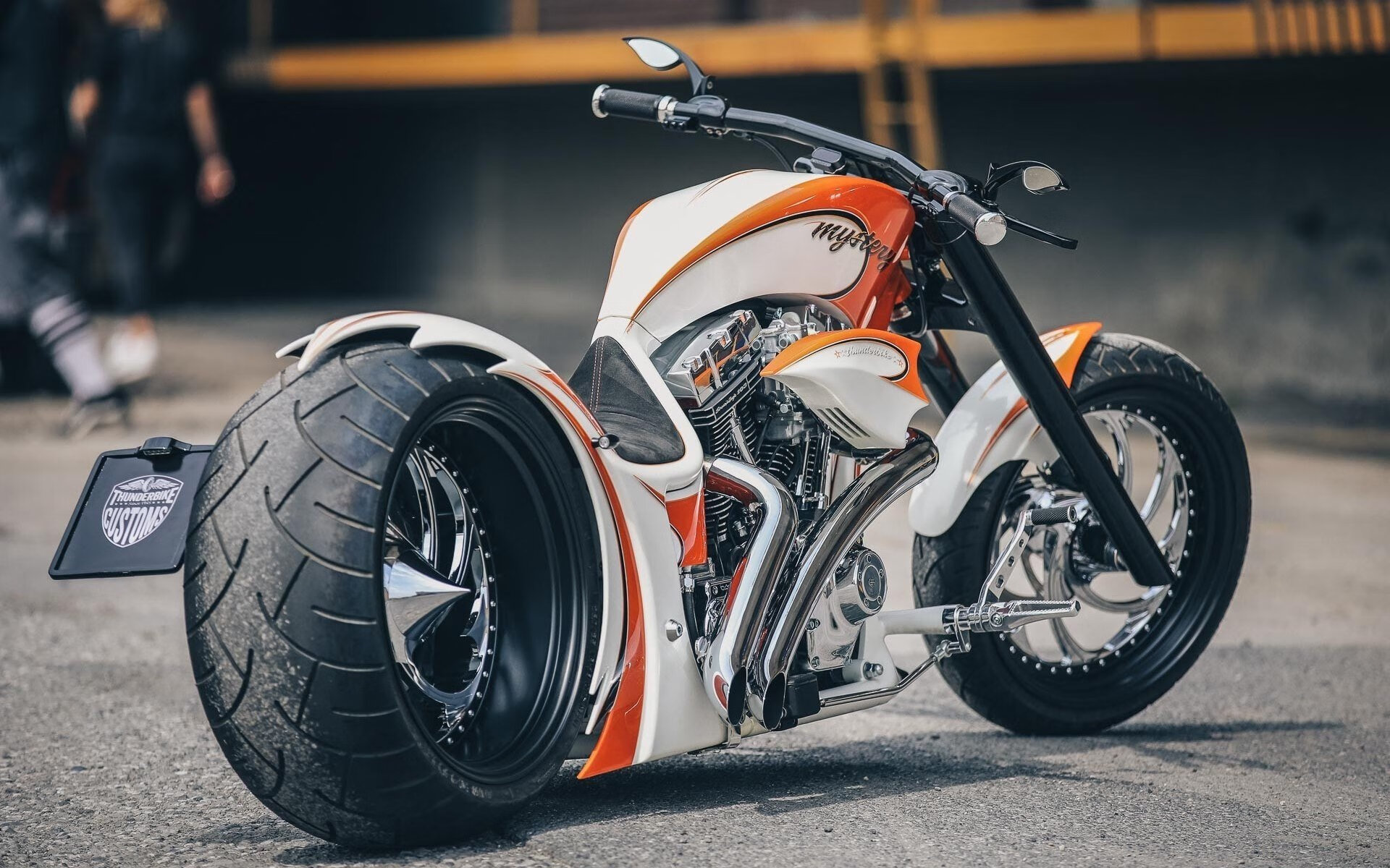 欧冠淘汰赛之夜,当英格拉姆化身绿茵交响乐的终极指挥家