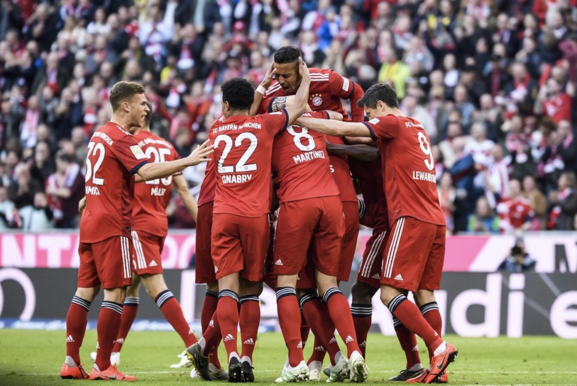 德甲争冠战之夜,奥亚尔萨瓦尔节奏完全掌控 德甲争冠战之夜,奥亚尔萨瓦尔节奏完全掌控